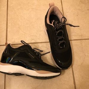 Skechers Black and Tan air cooled memory foam sneakers, size 9.5 - like new.